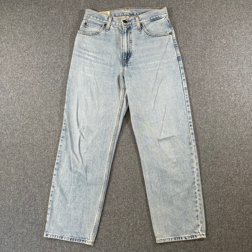 Levis High Waisted Mom Jeans Womens 26 Light Wash Blue Straight Cotton Denim